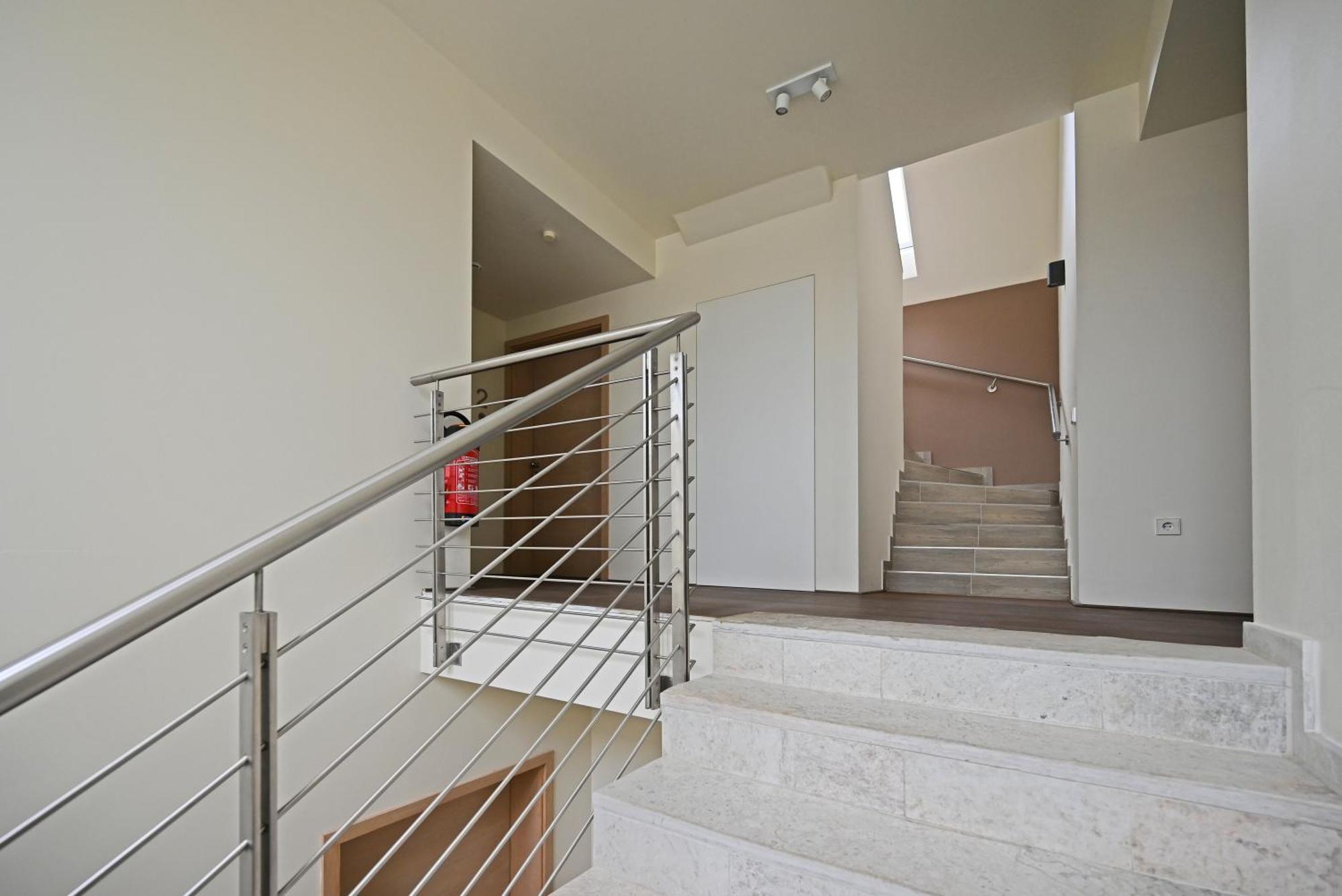 Modernes & Gepflegtes Hotelzimmer Mit Kueche! Bernstadt  ภายนอก รูปภาพ