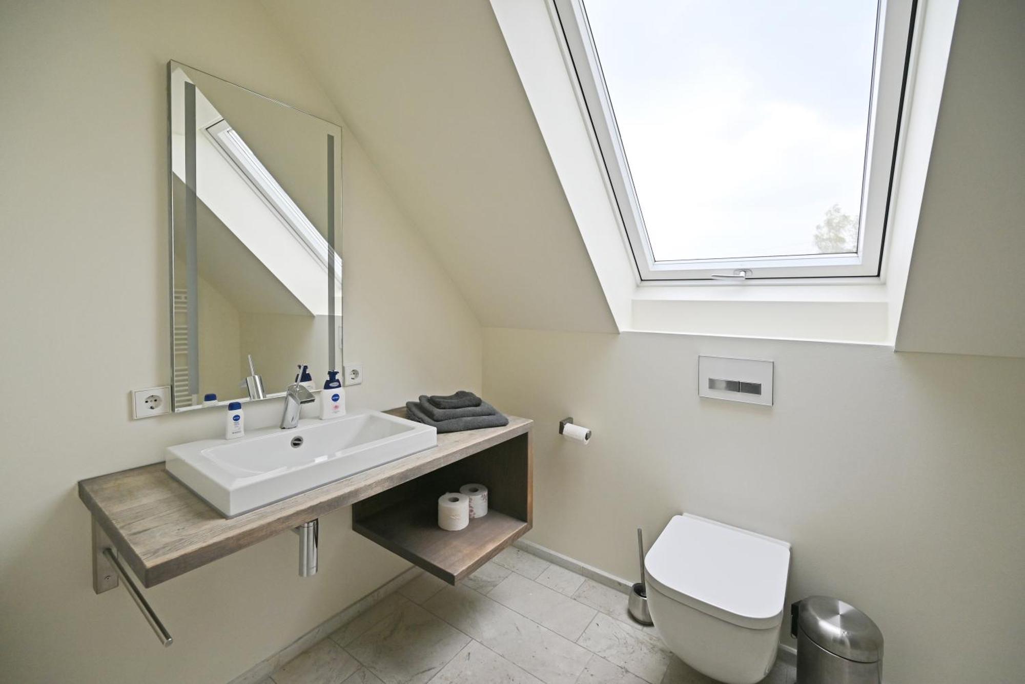 Modernes & Gepflegtes Hotelzimmer Mit Kueche! Bernstadt  ภายนอก รูปภาพ